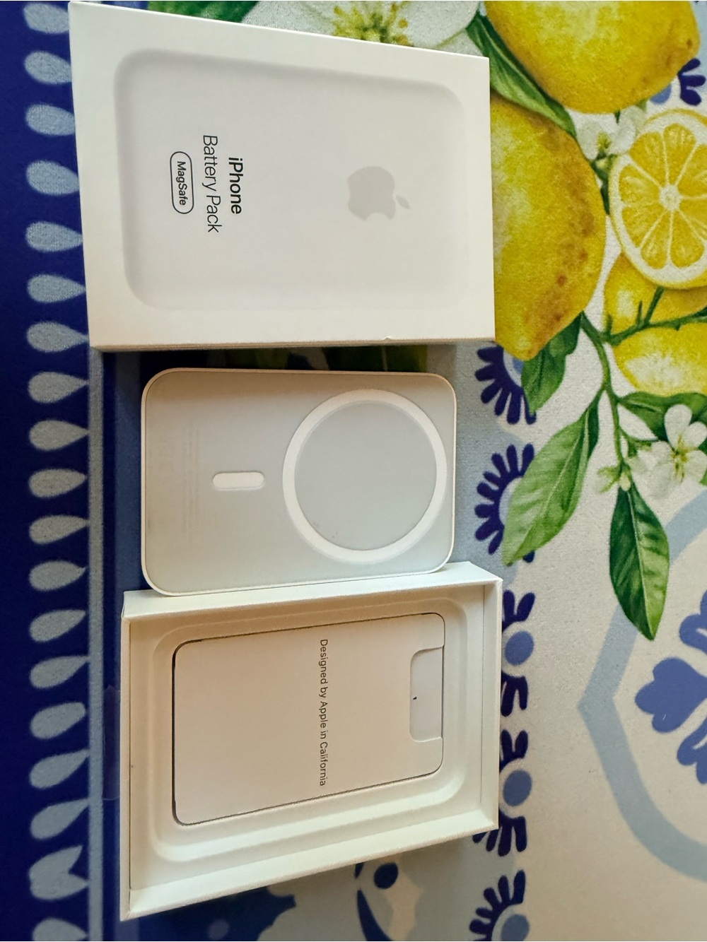 Apple IPhone Battery Pack. MagSafe MJWY3AM/A EUC model A2384 - Picture 7 of 13